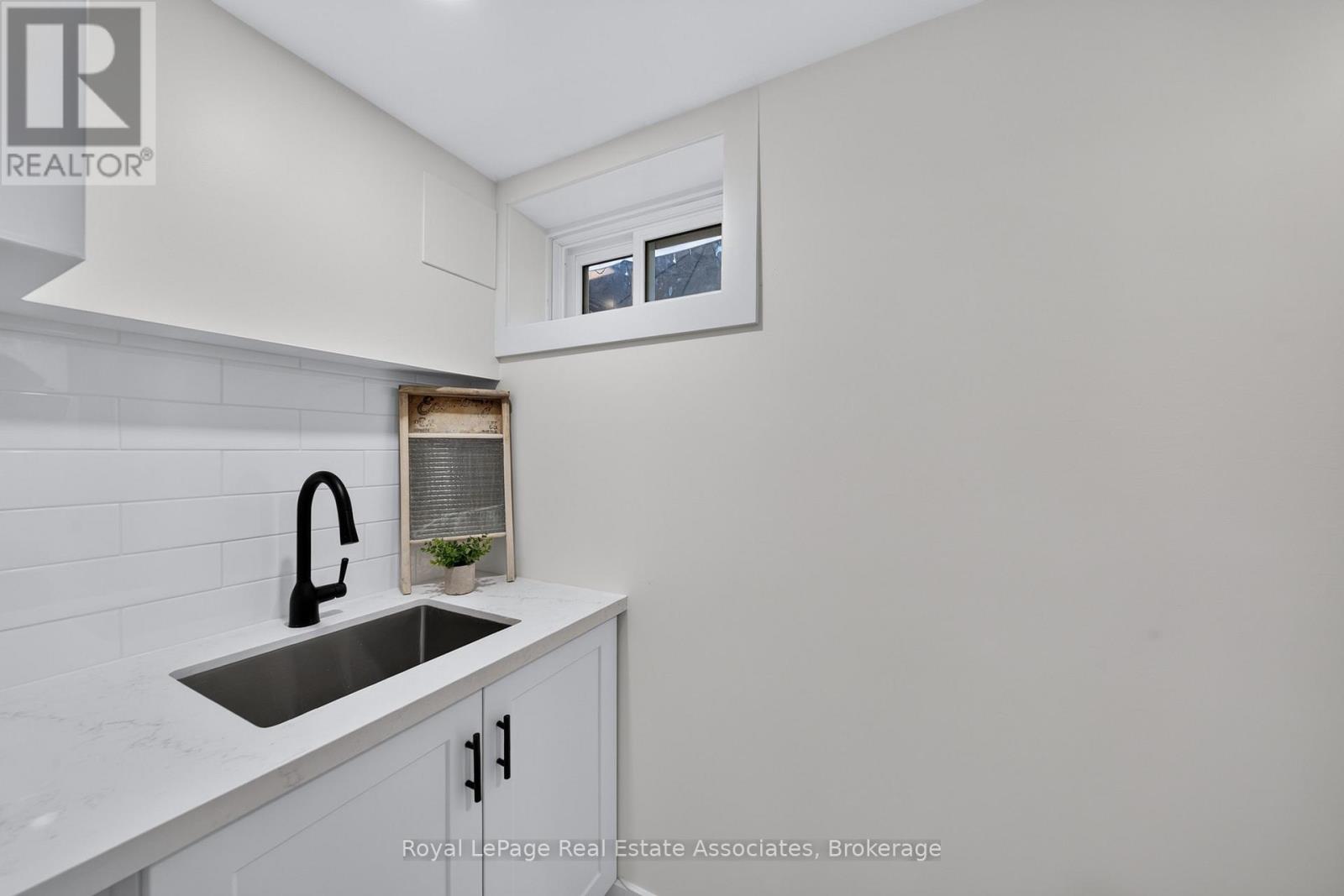 2141 Herridge Drive, Mississauga, Ontario  L5K 1N4 - Photo 28 - W14103344