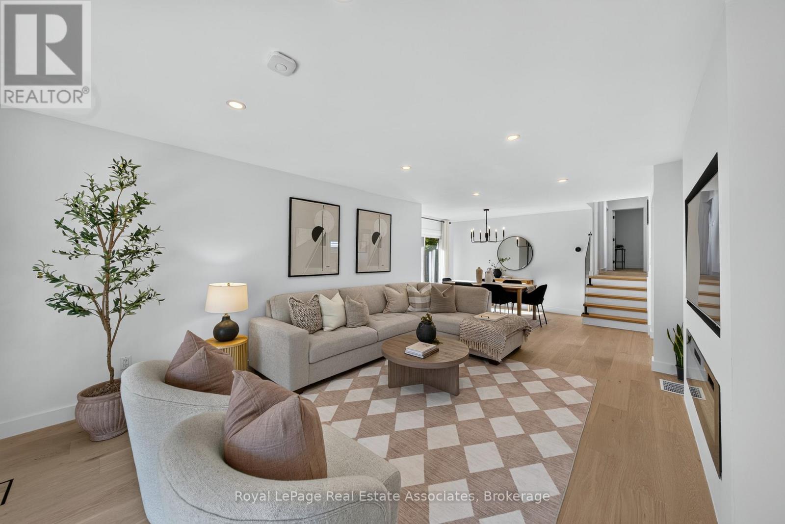 2141 Herridge Drive, Mississauga, Ontario  L5K 1N4 - Photo 3 - W14103344