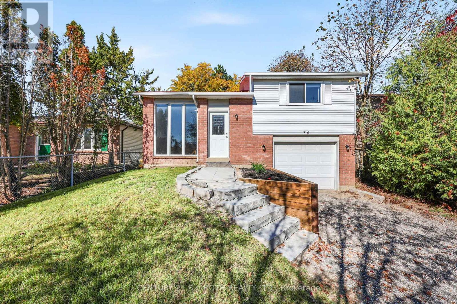 34 Hickling Trail, Barrie, Ontario  L4M 5S4 - Photo 3 - S14103138