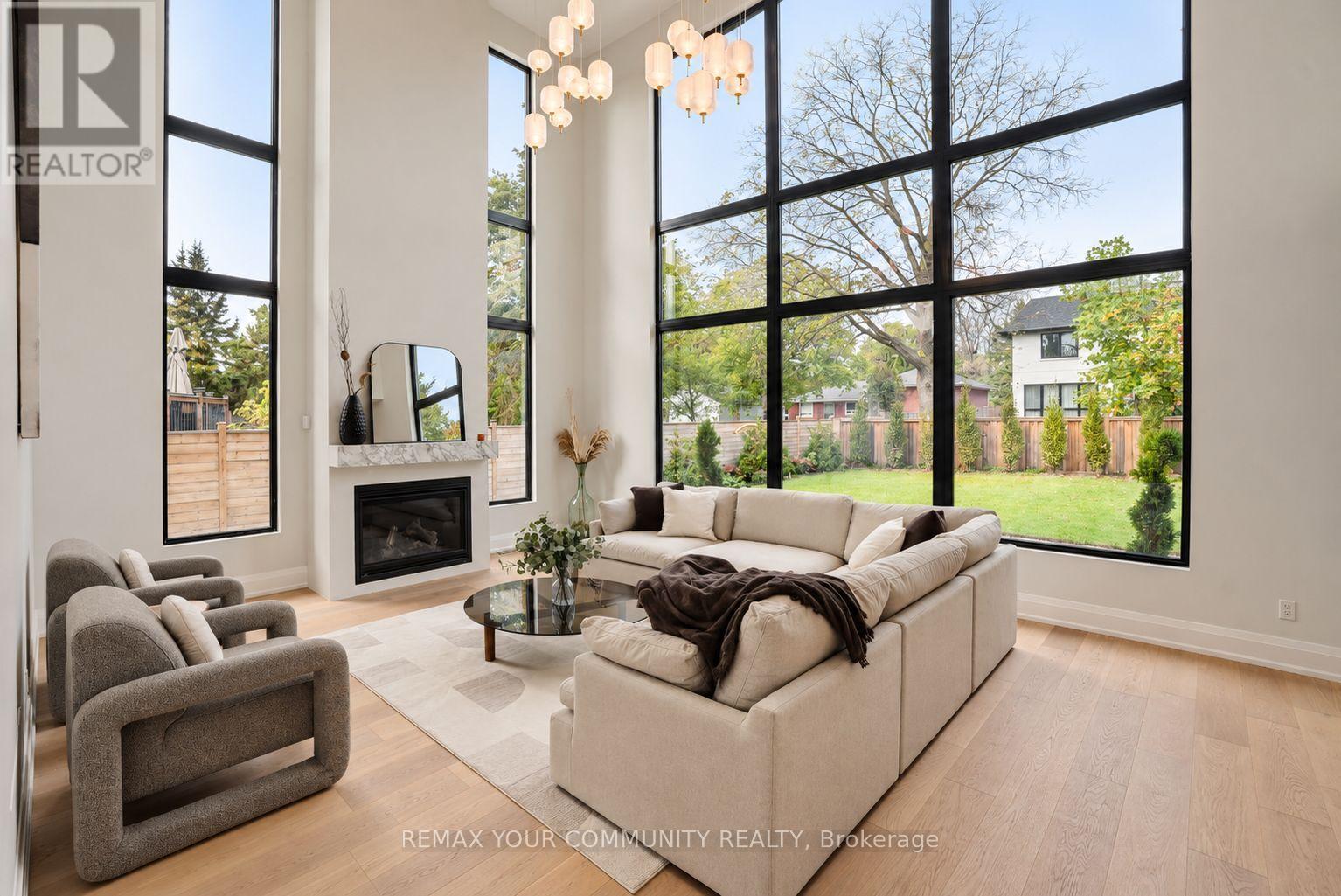1415 Rebecca Street, Oakville, Ontario  L6L 1Z6 - Photo 4 - W14101204