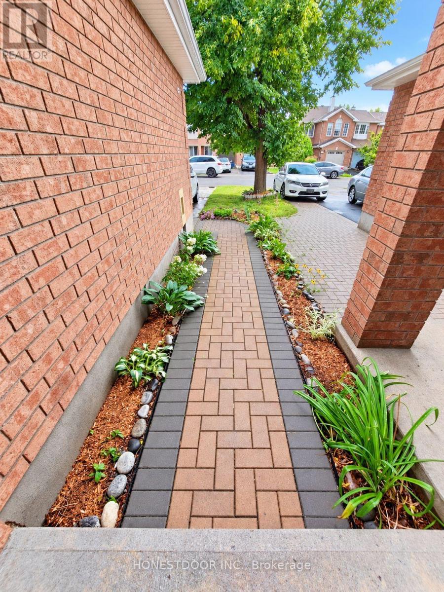 49 Mullcraft Crescent, Ottawa, Ontario  K2J 4P7 - Photo 2 - X13747446
