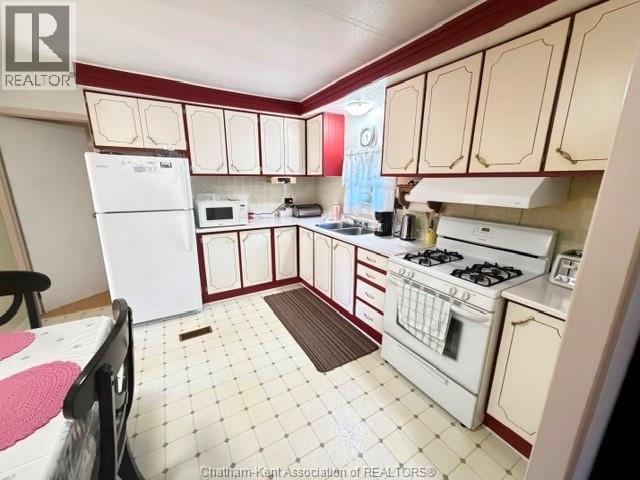 24 Sutton Court, Chatham, Ontario  N7L 4G4 - Photo 3 - 26024656