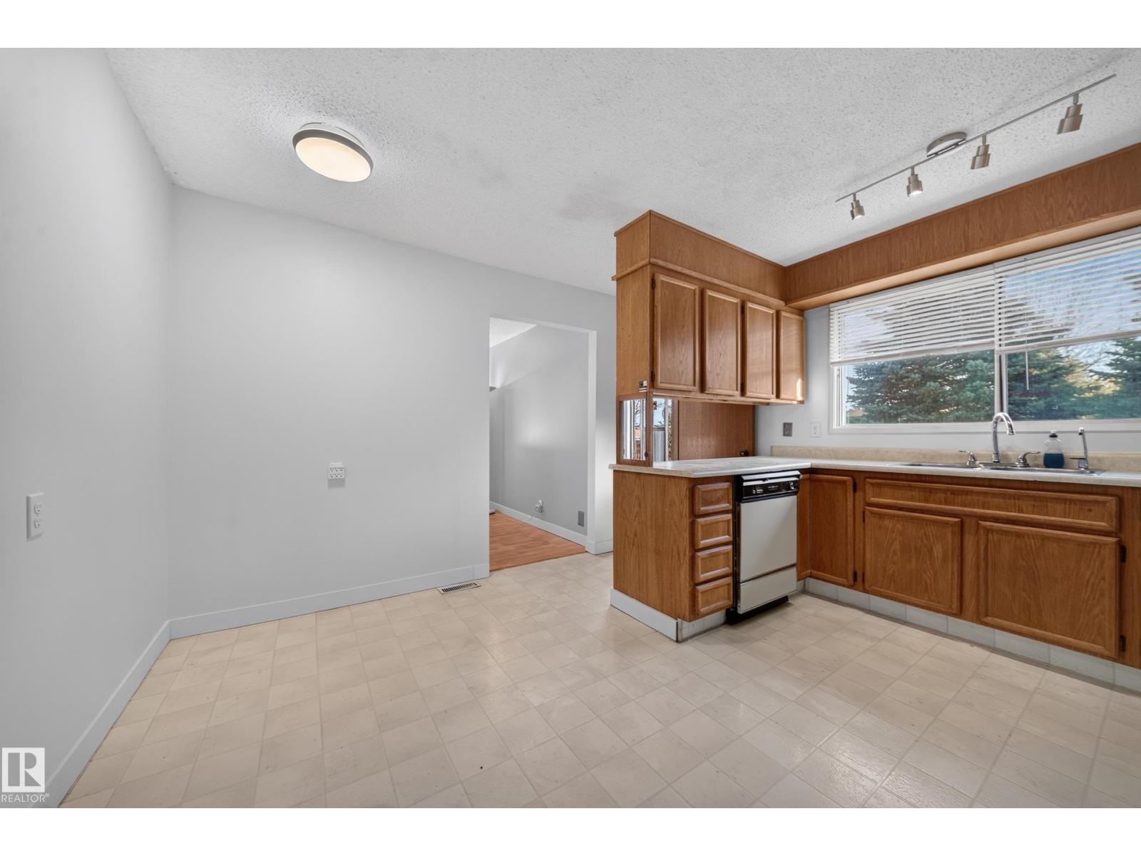 3135 145 Av Nw, Edmonton, Alberta  T5Y 2E9 - Photo 21 - E4513625