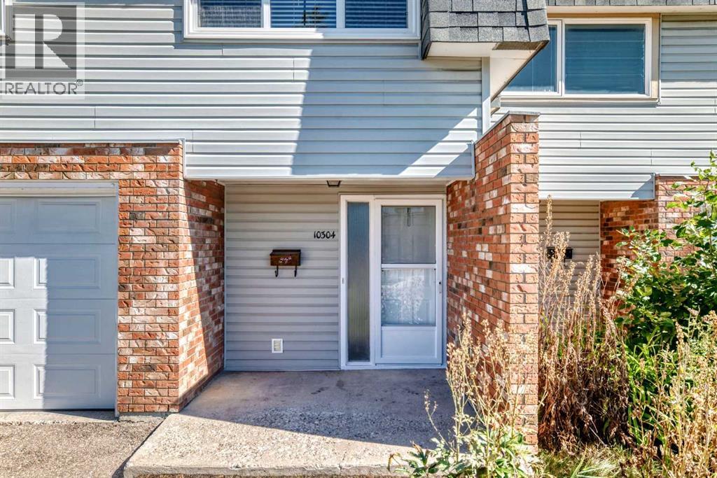 10304 Braeside Drive SW, Calgary, Alberta  T2W 1B4 - Photo 2 - A2347476