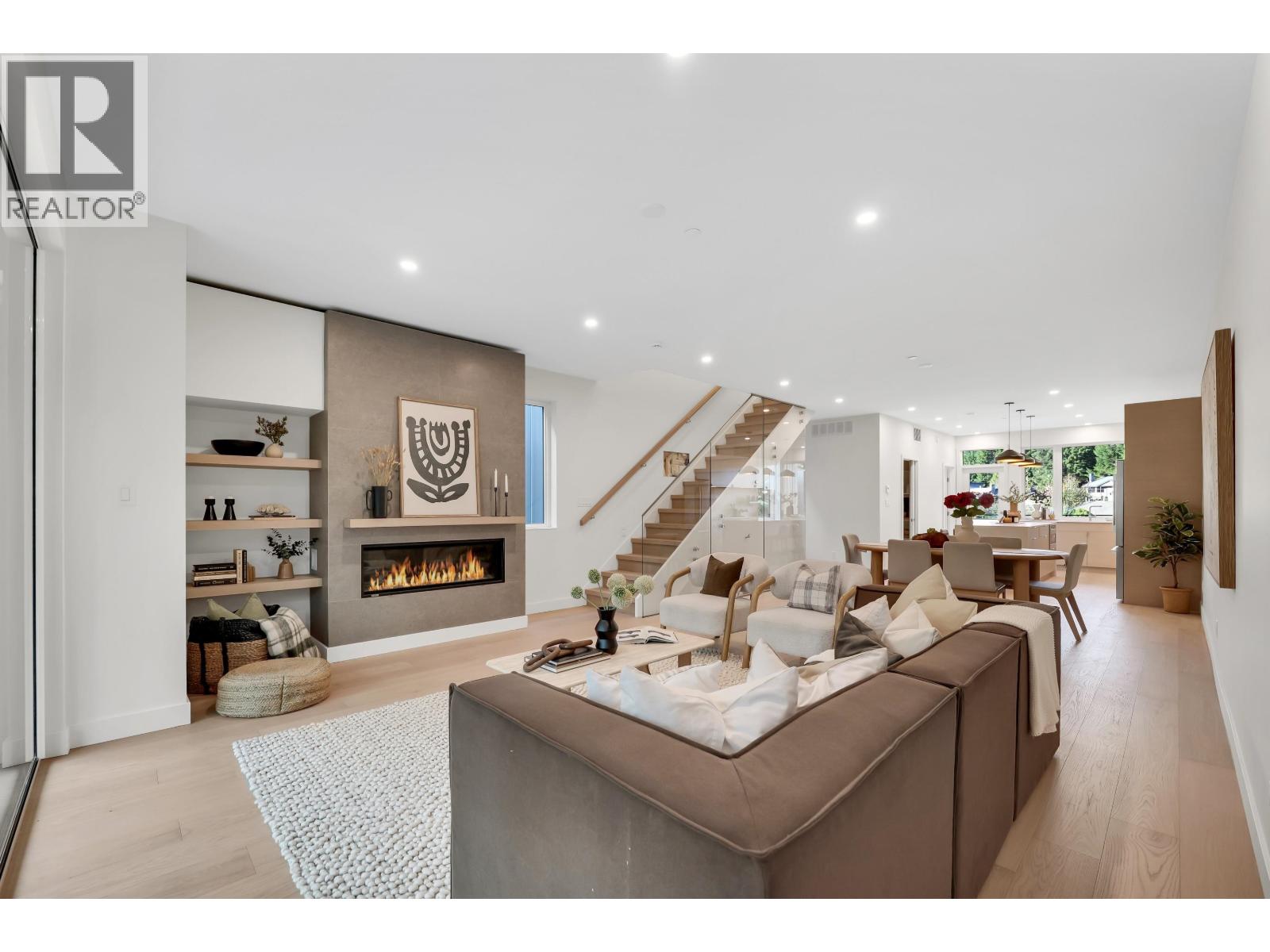 2305 MAMQUAM ROAD, Squamish, British Columbia