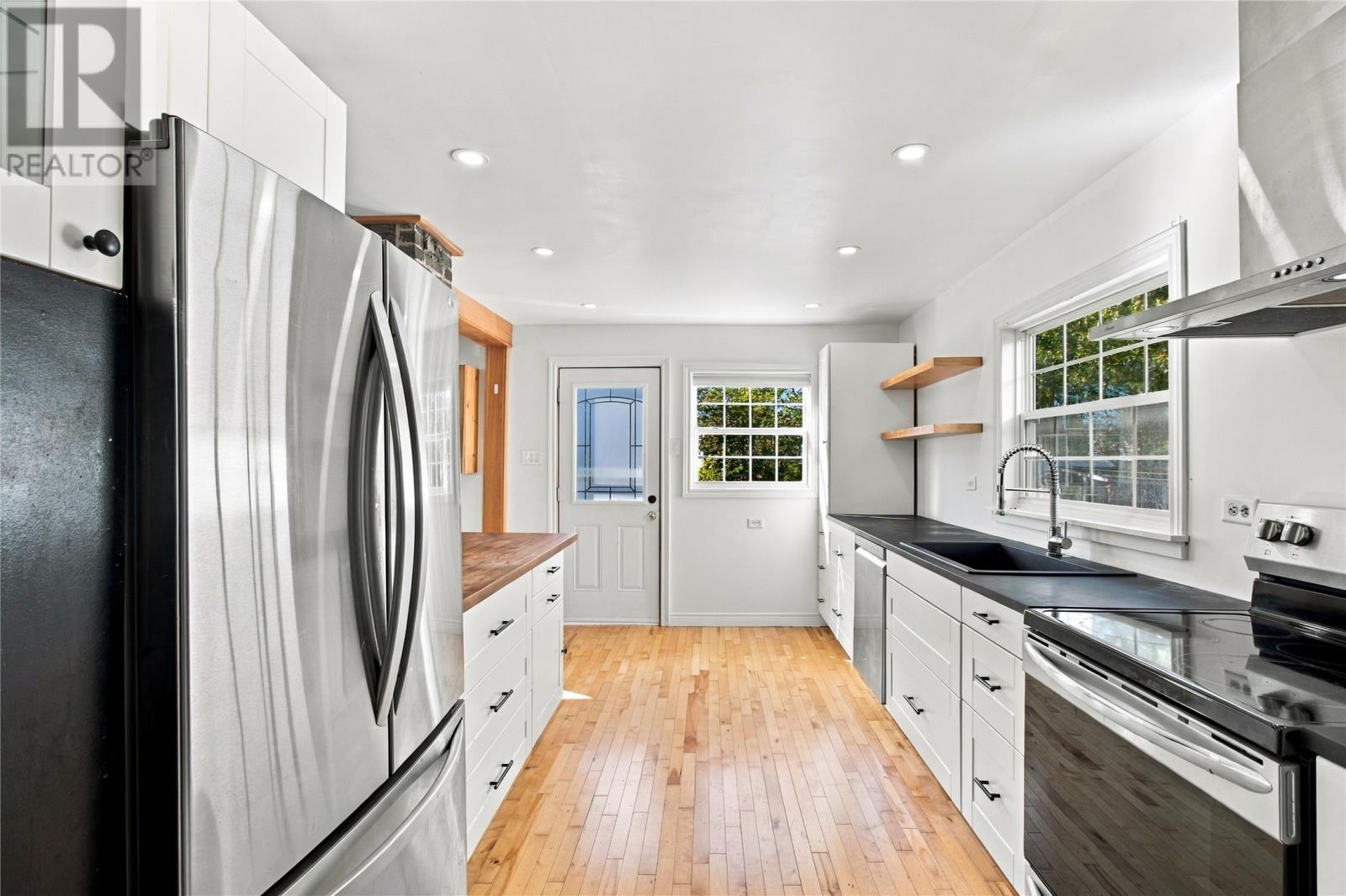 31 Smith Avenue, St.John's — photo 6