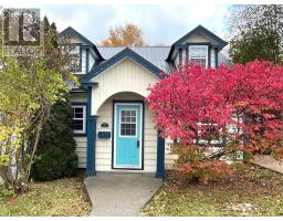 <div class="price">$220,000</div> 7 Beaumont Avenue<br>Grand Falls- Windsor, Newfoundland & Labrador<br><div class='bed_bath'>3 Bed | 3 Bath</div>