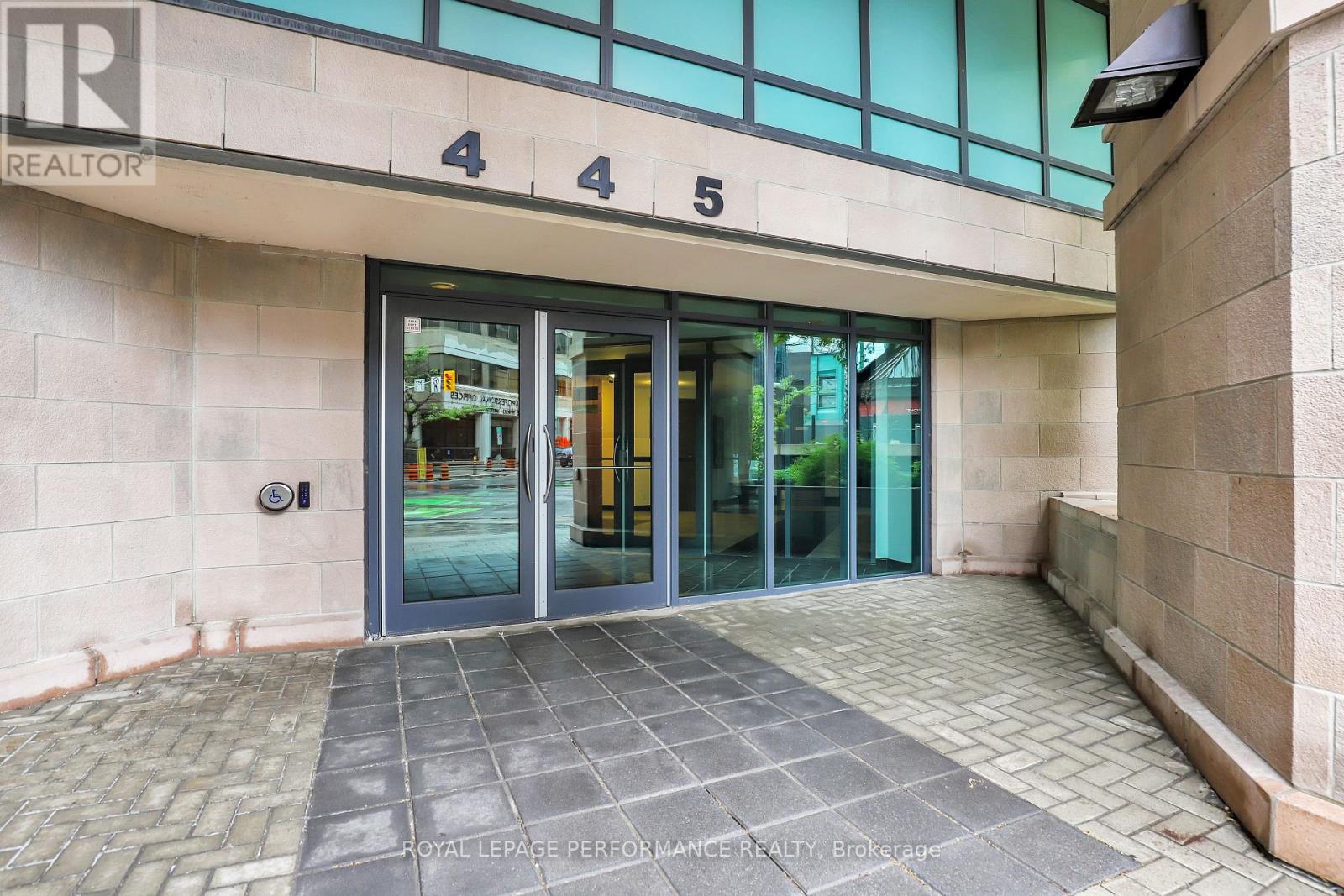 1402 - 445 Laurier Avenue W, Ottawa, Ontario  K1R 5C1 - Photo 2 - X14103442