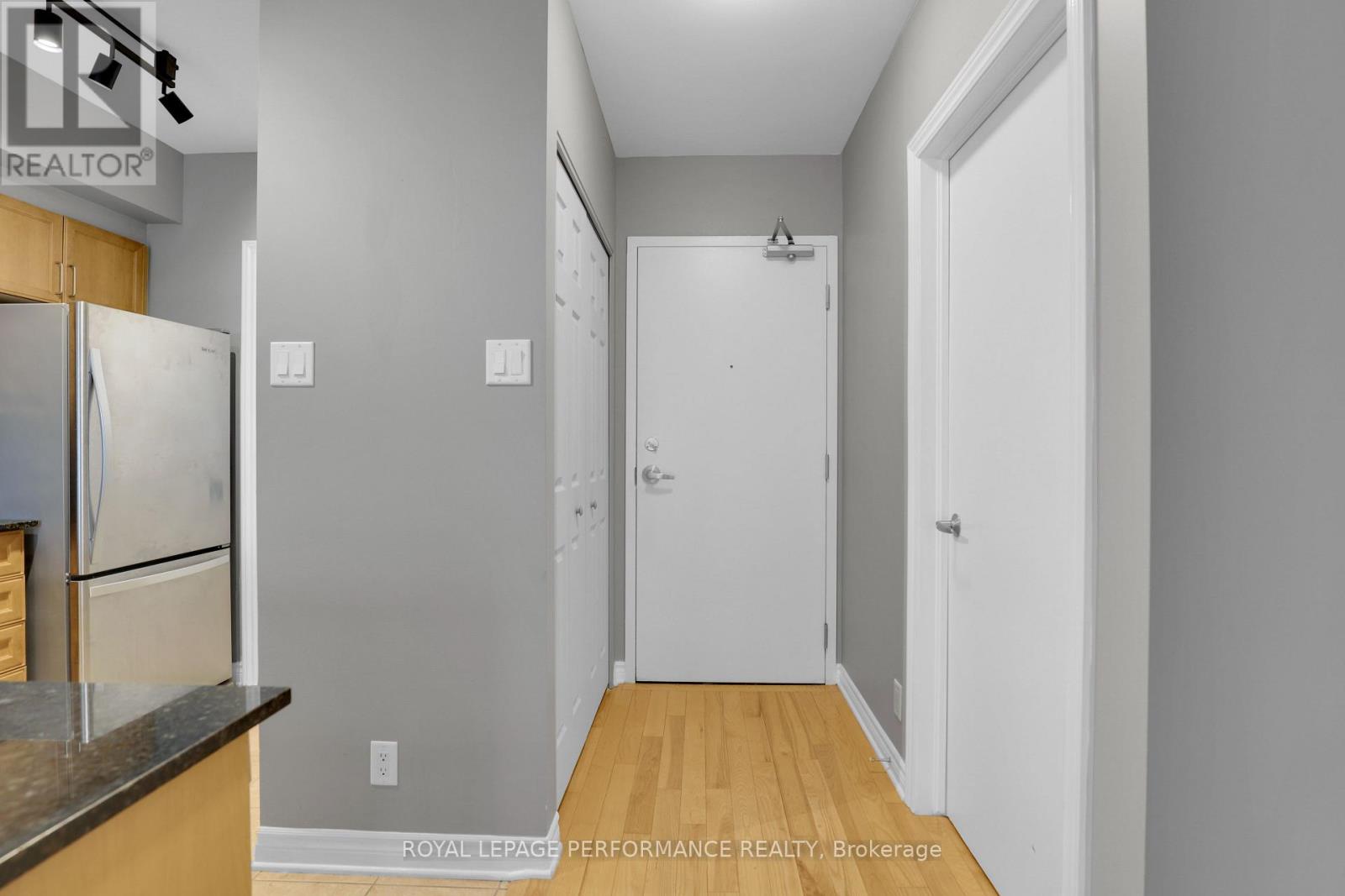 1402 - 445 Laurier Avenue W, Ottawa, Ontario  K1R 5C1 - Photo 3 - X14103442