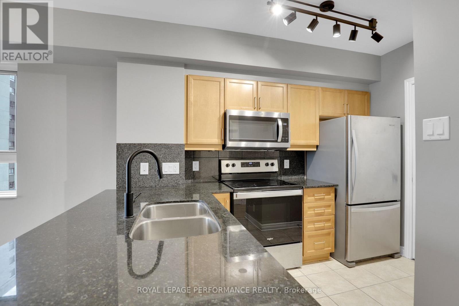 1402 - 445 Laurier Avenue W, Ottawa, Ontario  K1R 5C1 - Photo 7 - X14103442
