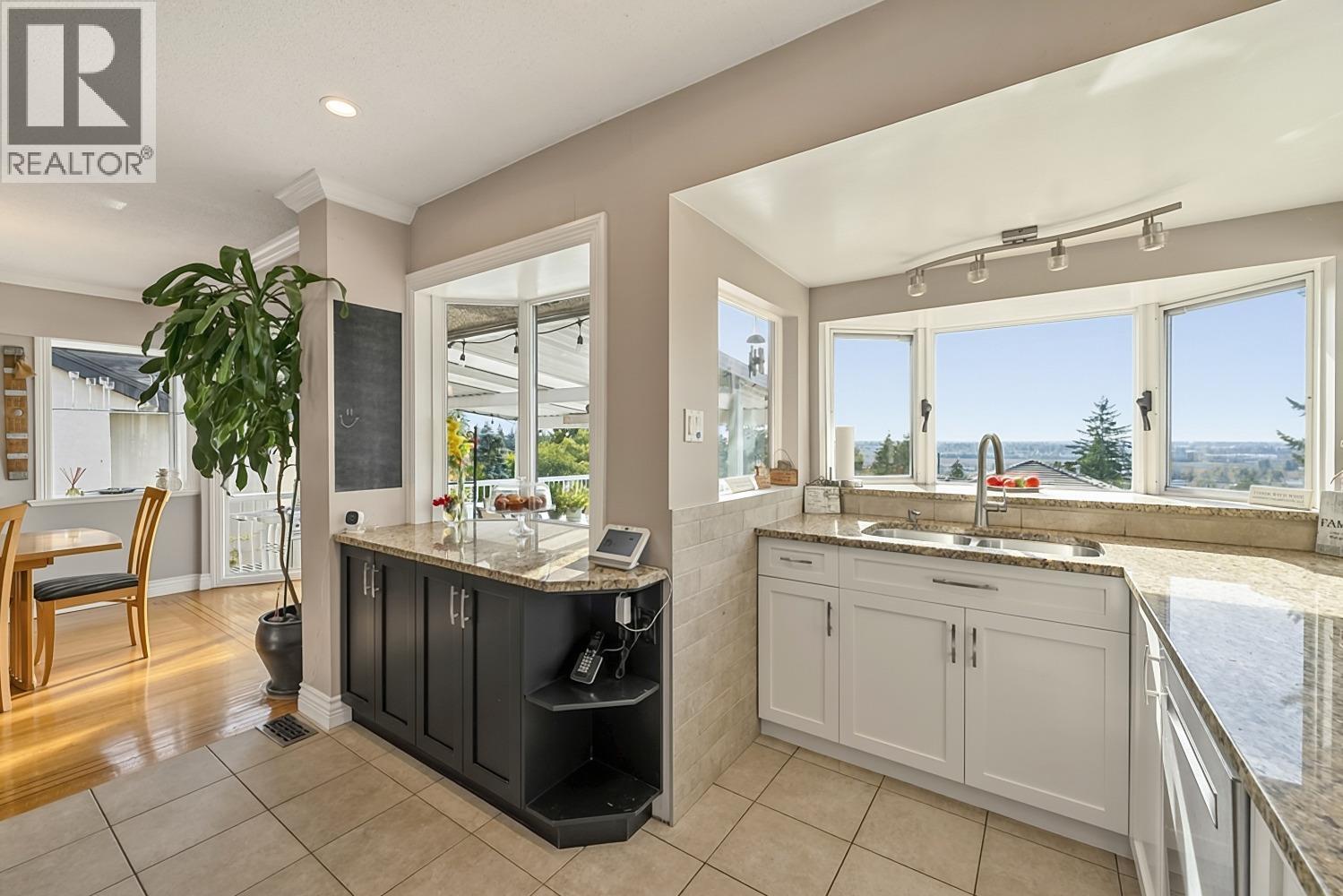 5570 Carson Street, Burnaby, British Columbia  V5J 2Z2 - Photo 9 - R3177420