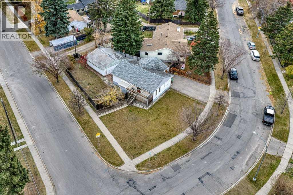 8528 Bowglen Road NW, Calgary, Alberta  T3B 2T3 - Photo 3 - A2353882