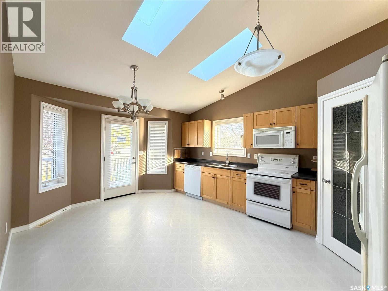 562 Blackburn Crescent, Saskatoon, Saskatchewan  S7V 1E8 - Photo 8 - SK051115