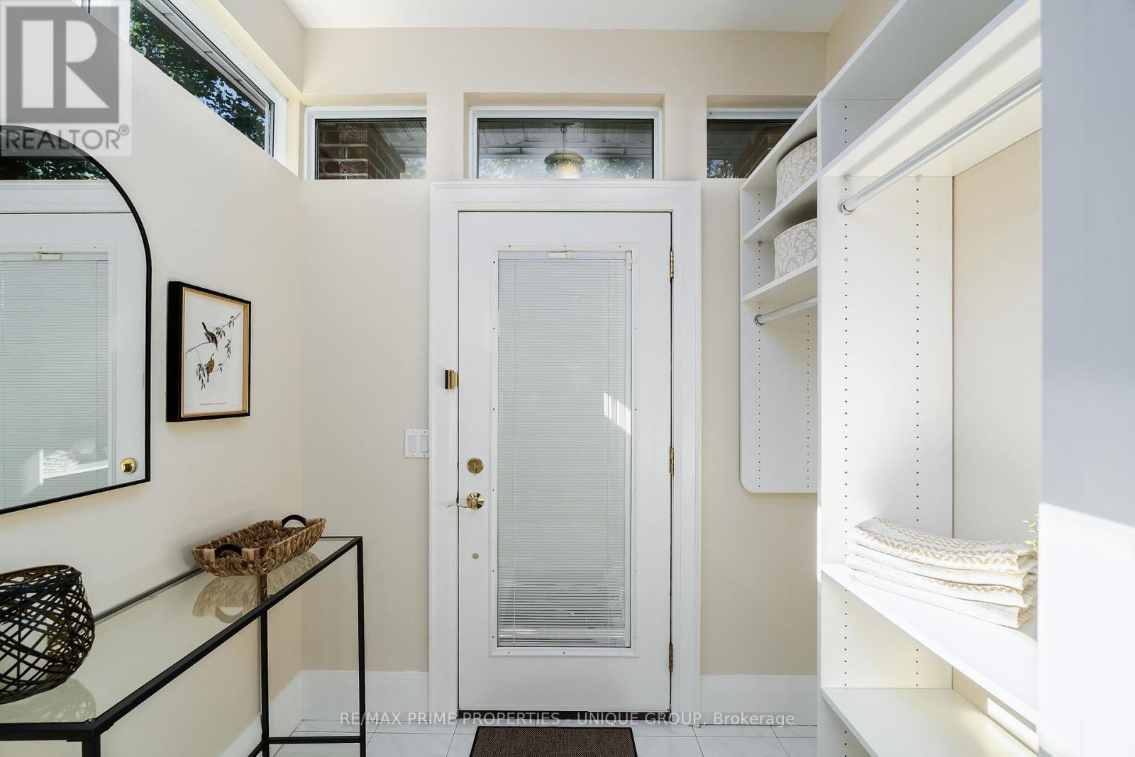 291 Jedburgh Road, Toronto, Ontario  M5M 3K5 - Photo 2 - C14103402