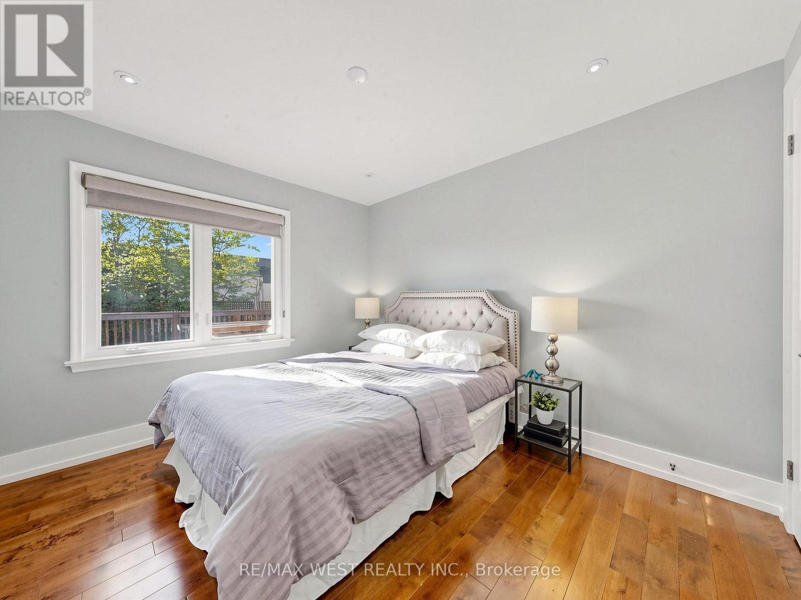151 Palm Drive, Toronto (Clanton Park), Ontario  M3H 2C6 - Photo 25 - C14103512