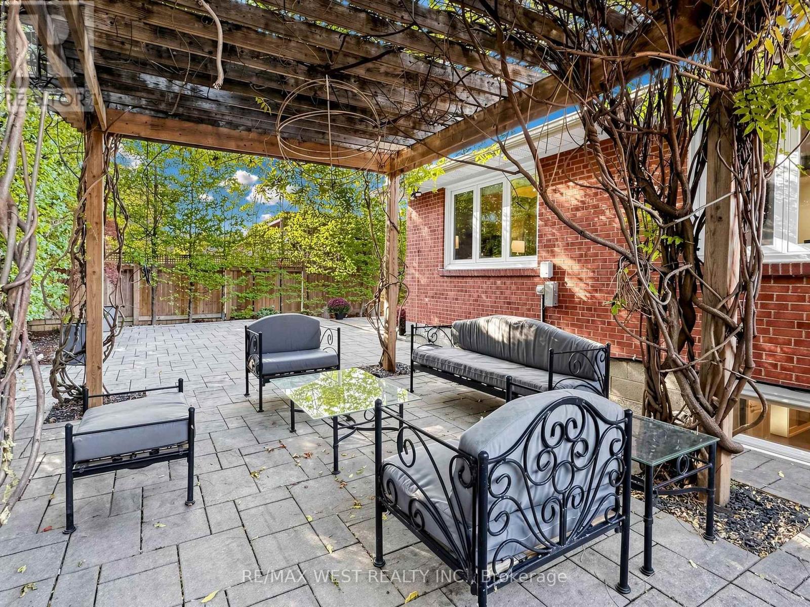 151 Palm Drive, Toronto (Clanton Park), Ontario  M3H 2C6 - Photo 42 - C14103512