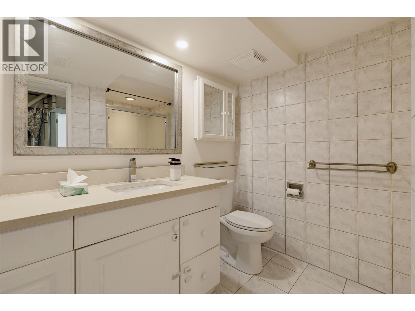 2007 Floralynn Crescent, North Vancouver, British Columbia  V7J 2W1 - Photo 24 - R3177389