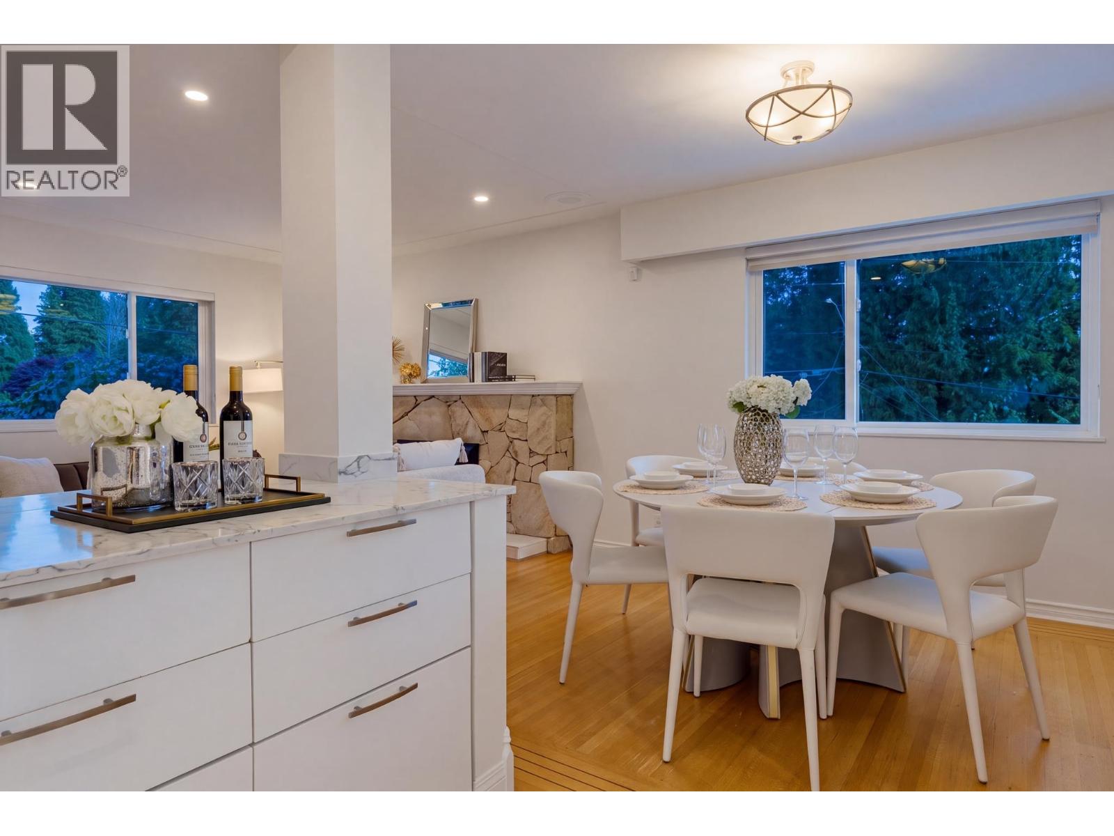 2007 Floralynn Crescent, North Vancouver, British Columbia  V7J 2W1 - Photo 35 - R3177389