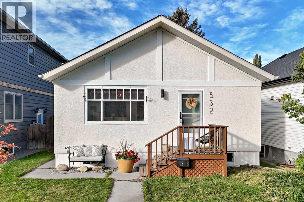 532 18 Avenue NW, Calgary, Alberta