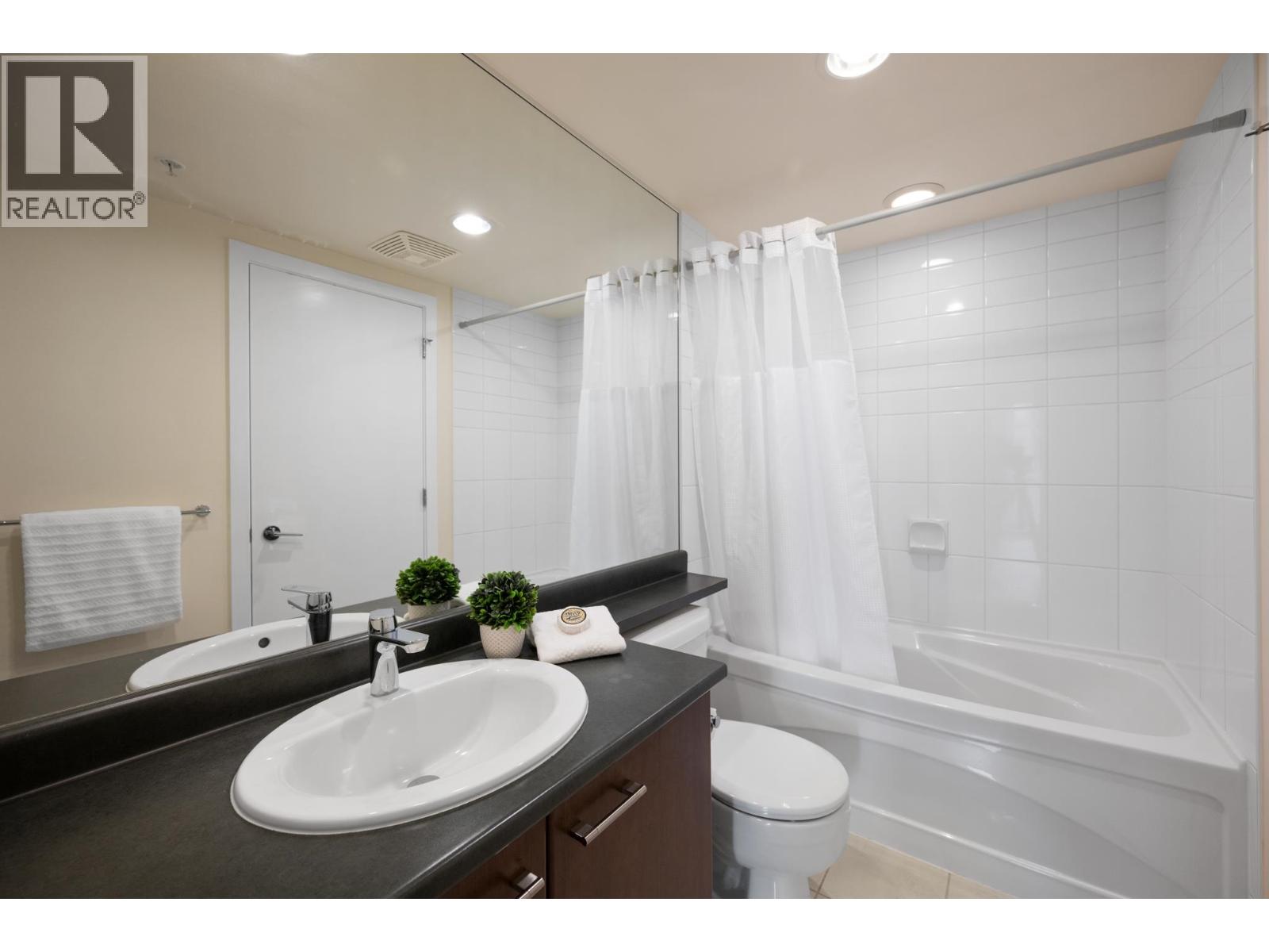 608 2979 Glen Drive, Coquitlam, British Columbia  V3B 0B2 - Photo 19 - R3176425