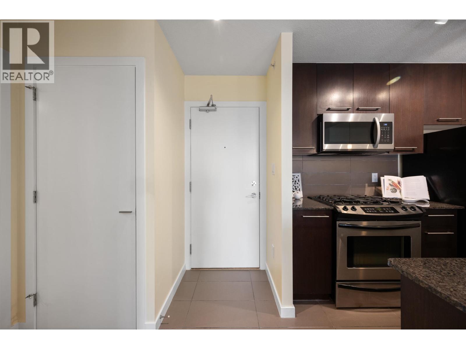 608 2979 Glen Drive, Coquitlam, British Columbia  V3B 0B2 - Photo 7 - R3176425