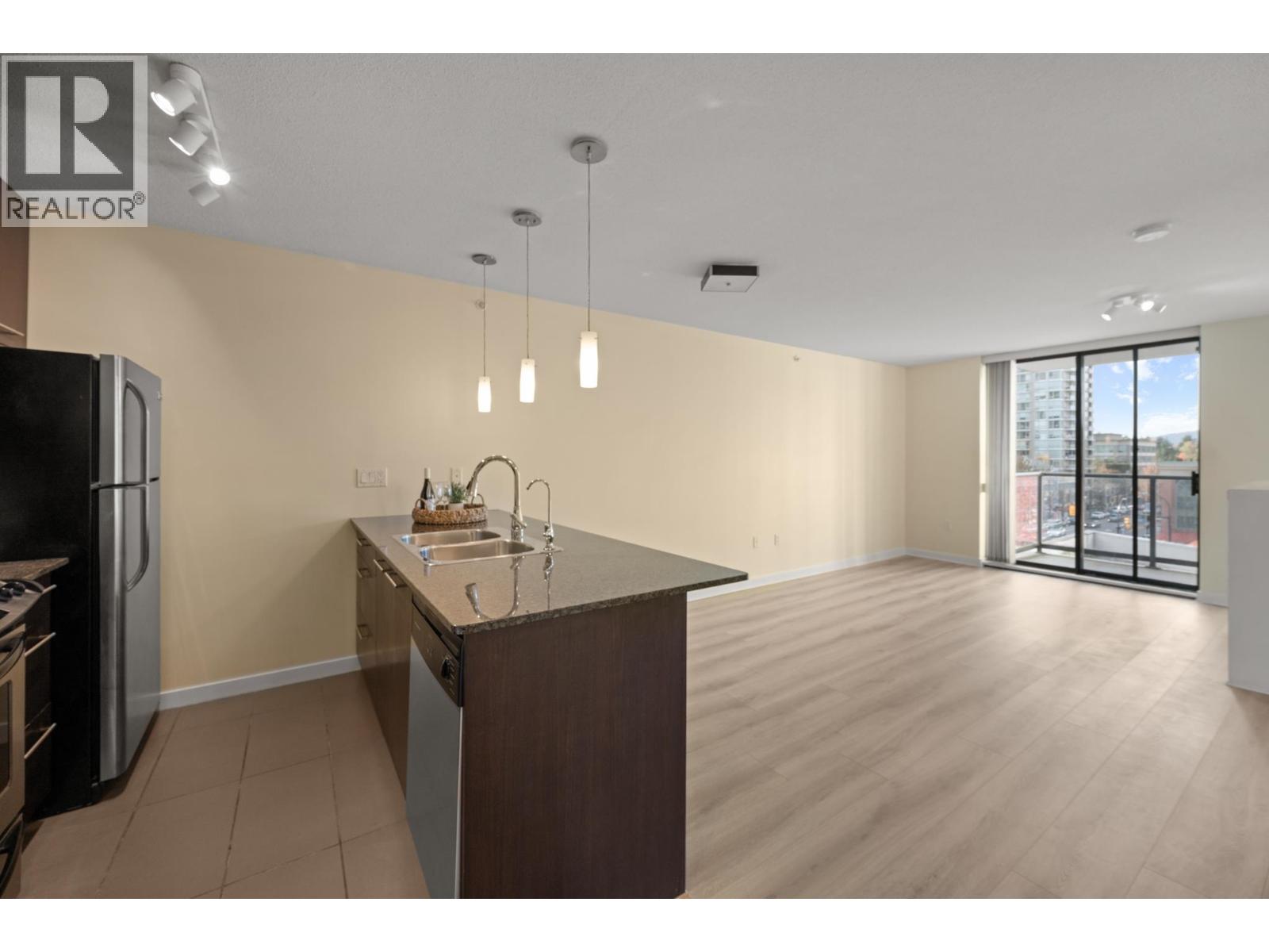 608 2979 Glen Drive, Coquitlam, British Columbia  V3B 0B2 - Photo 6 - R3176425