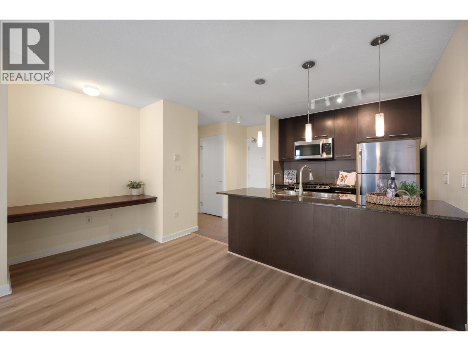 608 2979 Glen Drive, Coquitlam, British Columbia  V3B 0B2 - Photo 9 - R3176425