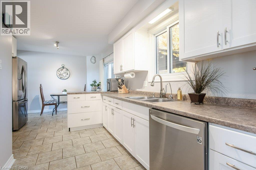 169 Schweitzer Street, Kitchener, Ontario  N2K 1C3 - Photo 10 - 40872957