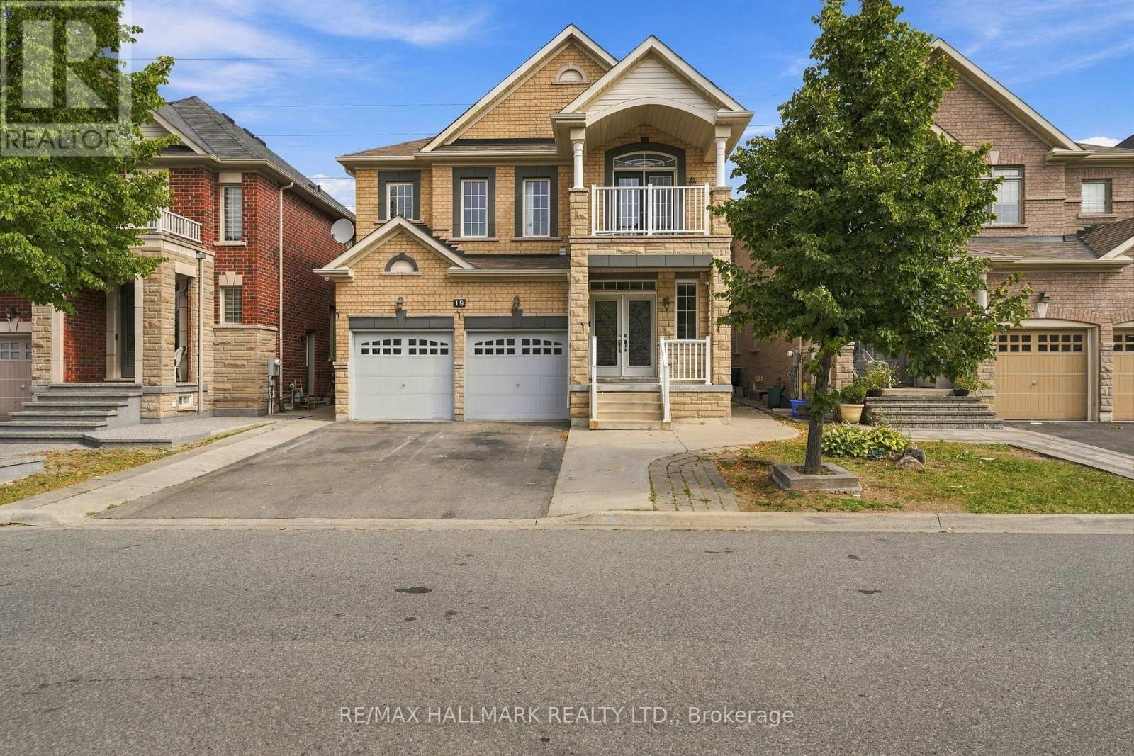 19 Durango Drive, Brampton, Ontario  L6X 2Z2 - Photo 2 - W14103398