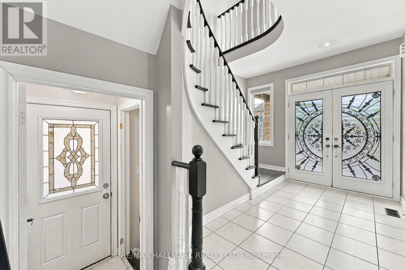 19 Durango Drive, Brampton, Ontario  L6X 2Z2 - Photo 7 - W14103398