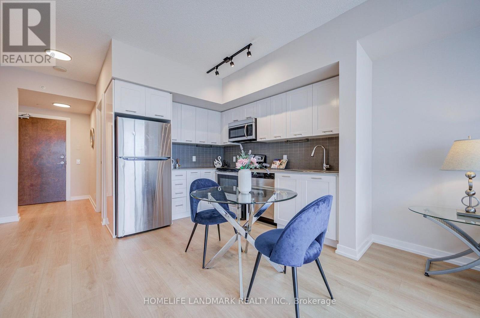 1008 - 2200 Lakeshore Boulevard W, Toronto, Ontario  M8V 1A4 - Photo 6 - W14103412