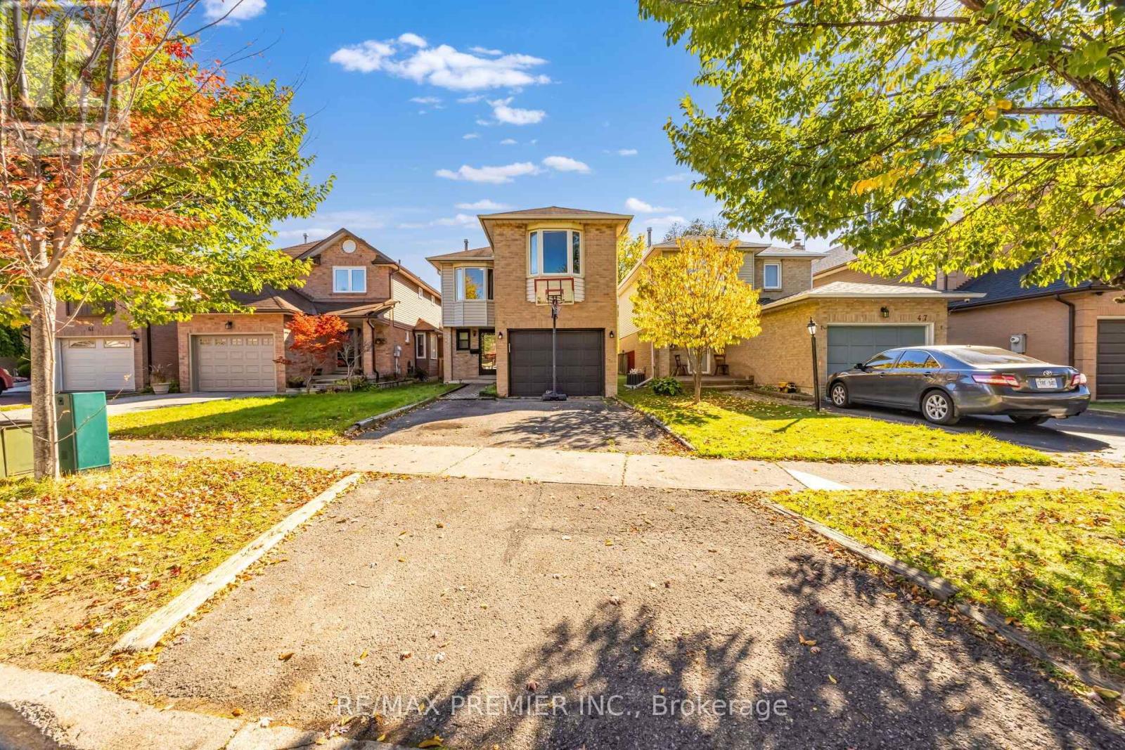 45 Rosebud Avenue, Brampton, Ontario  L6X 2W4 - Photo 2 - W14103450