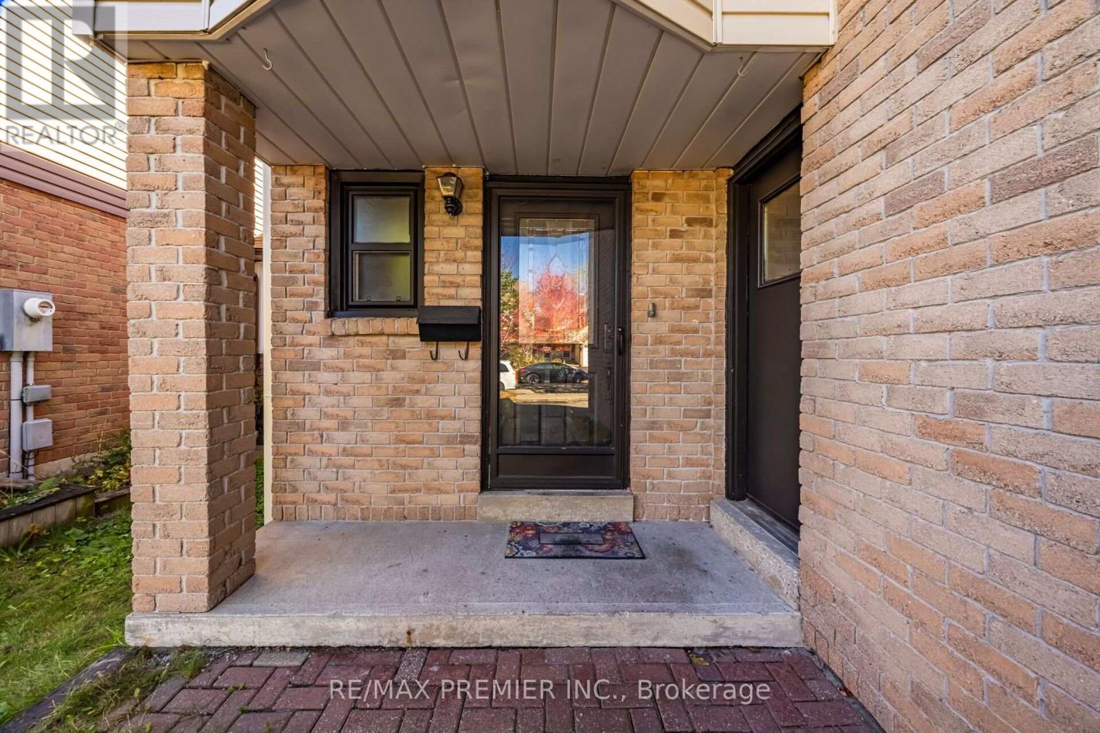45 Rosebud Avenue, Brampton, Ontario  L6X 2W4 - Photo 5 - W14103450
