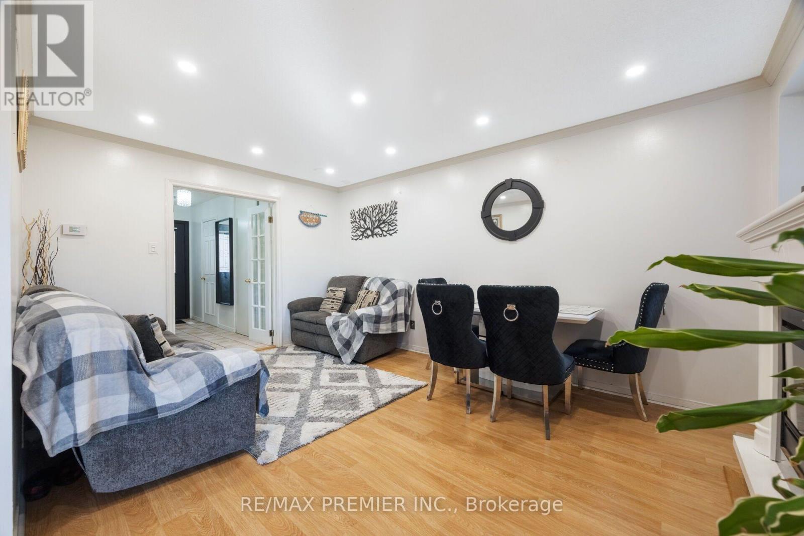45 Rosebud Avenue, Brampton, Ontario  L6X 2W4 - Photo 7 - W14103450