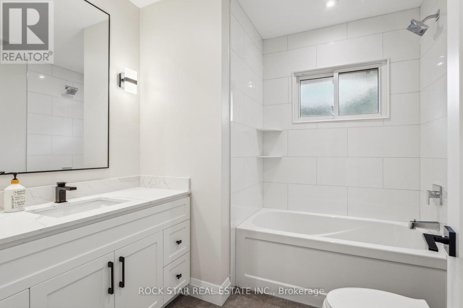 Main - 121 Toby Crescent, Hamilton, Ontario  L8T 2N9 - Photo 13 - X14103426