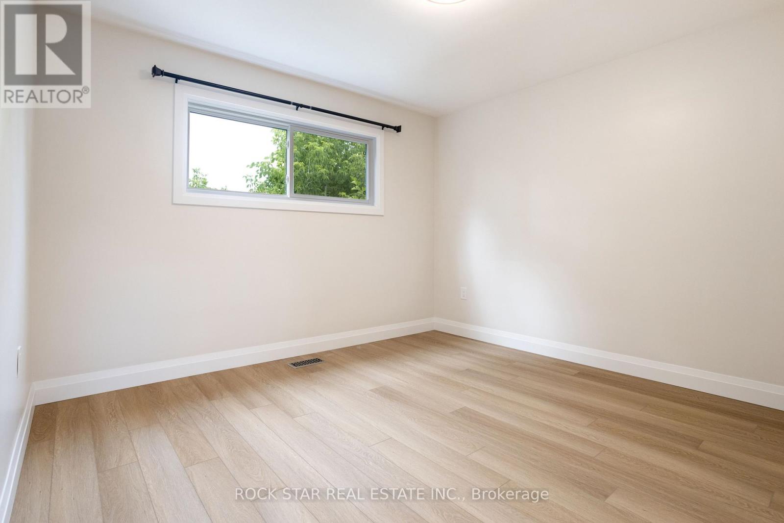 Main - 121 Toby Crescent, Hamilton, Ontario  L8T 2N9 - Photo 17 - X14103426