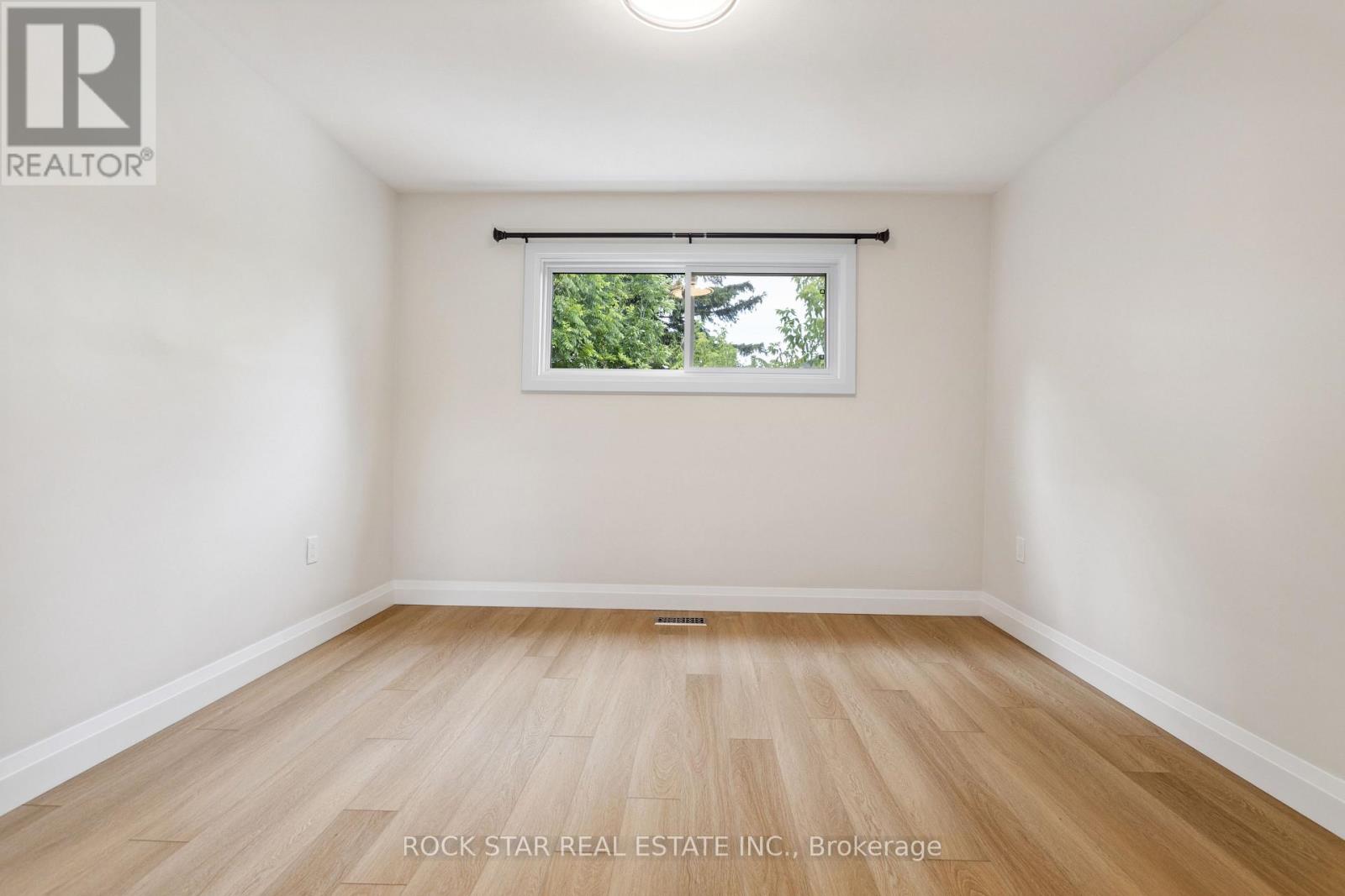 Main - 121 Toby Crescent, Hamilton, Ontario  L8T 2N9 - Photo 18 - X14103426