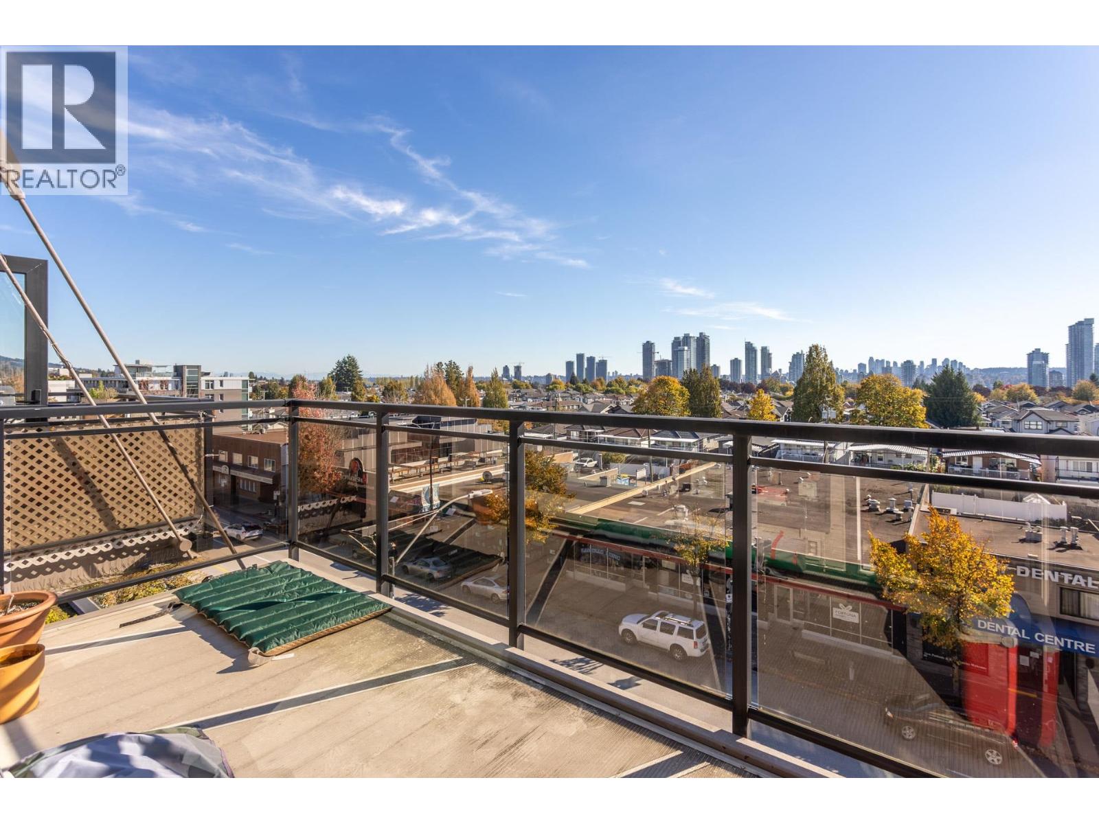 406 4223 HASTINGS STREET