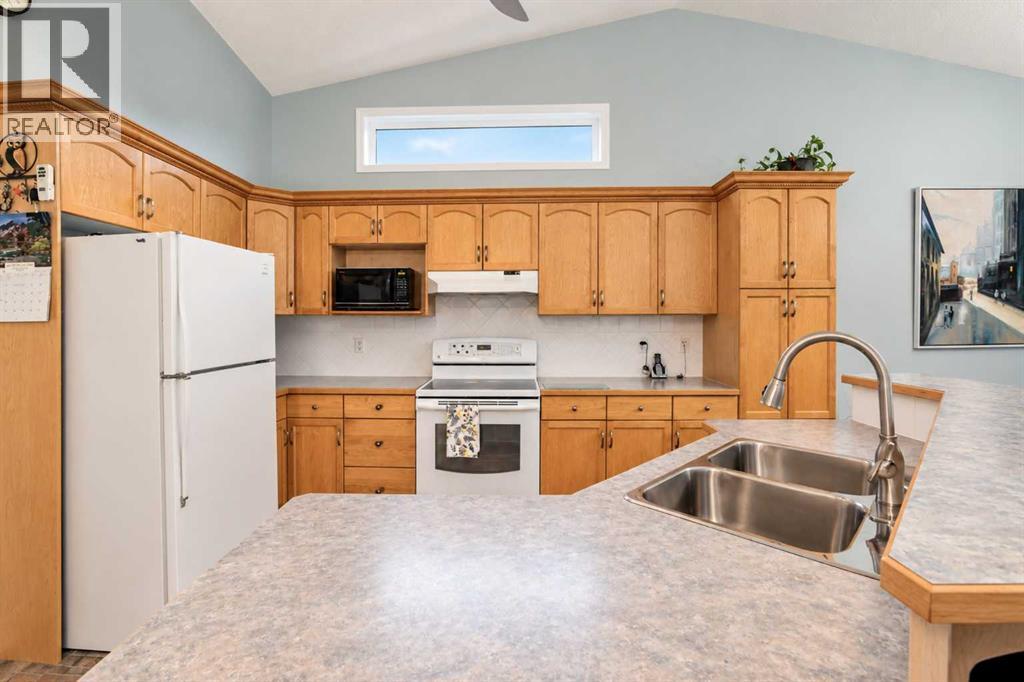 130 Pinnacle Way, Grande Prairie, Alberta  T8W 2N9 - Photo 4 - A2351274