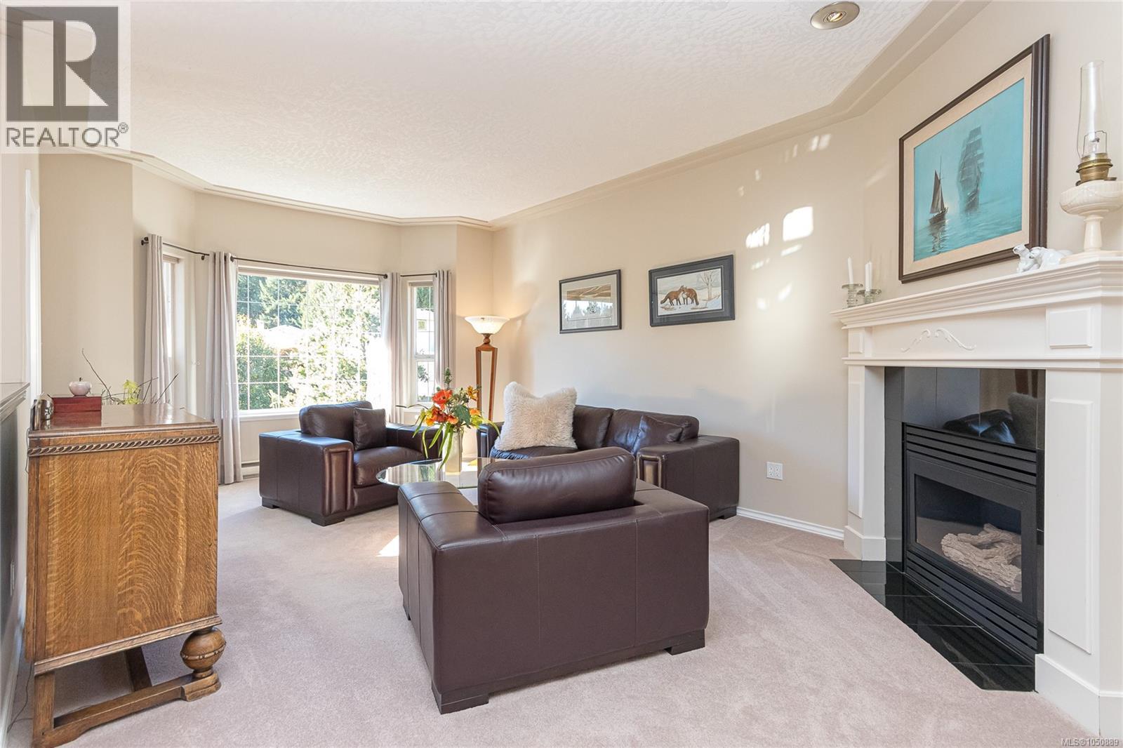 8593 Kingcome Cres