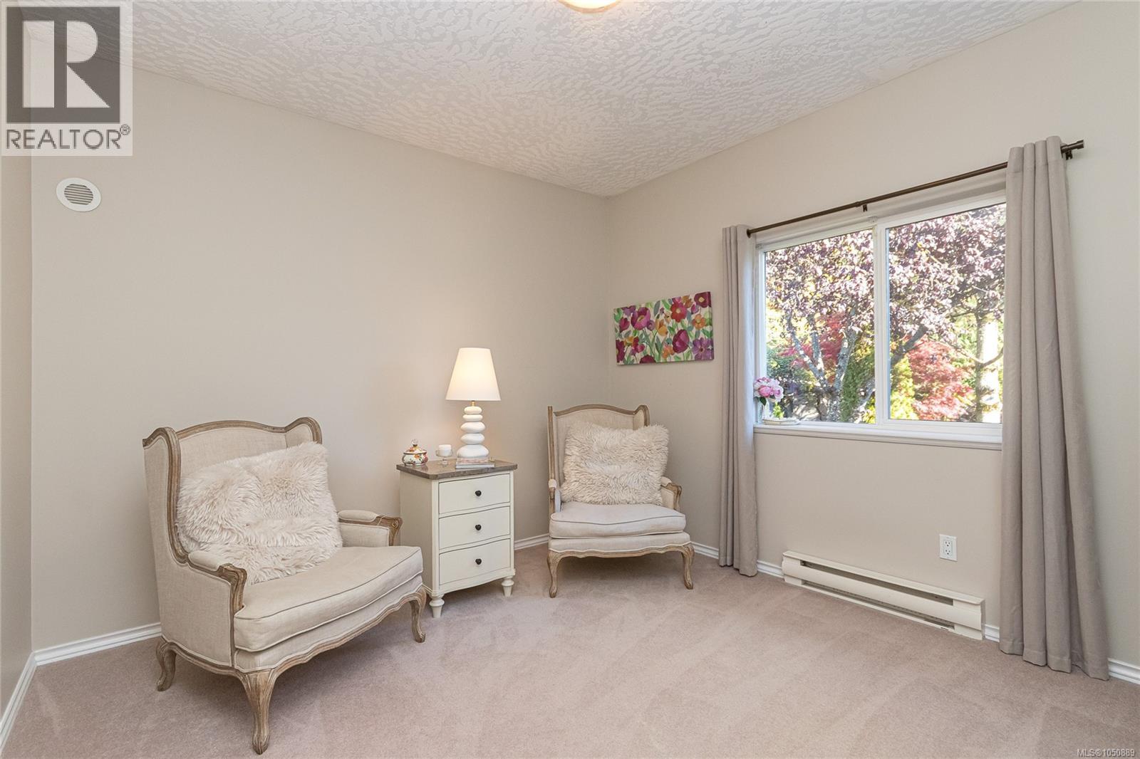 8593 Kingcome Cres