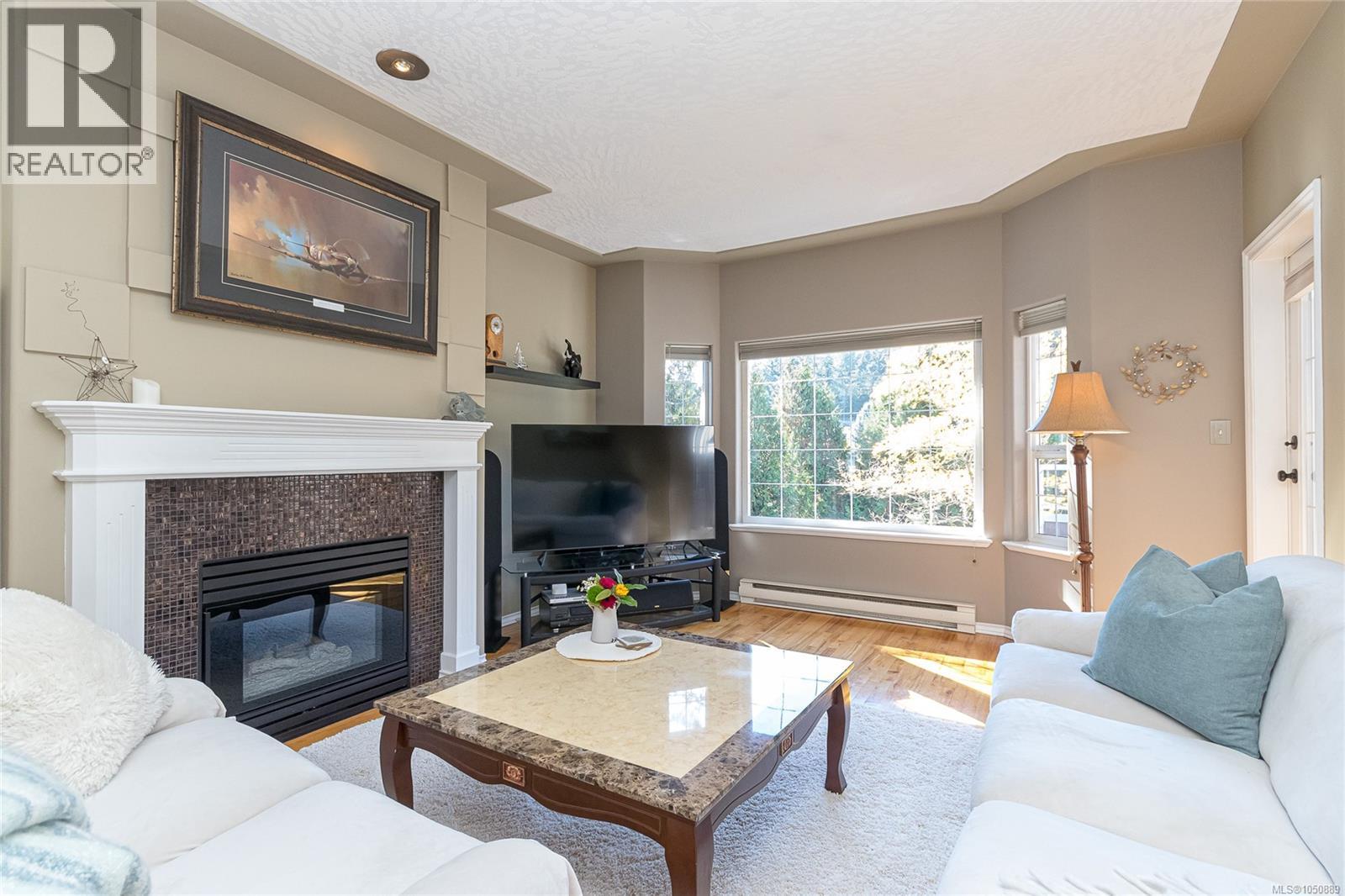 8593 Kingcome Cres