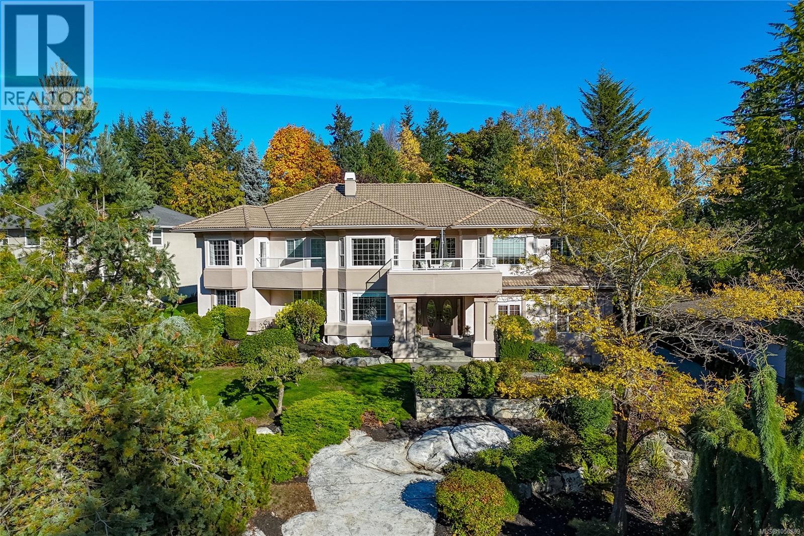8593 Kingcome Cres