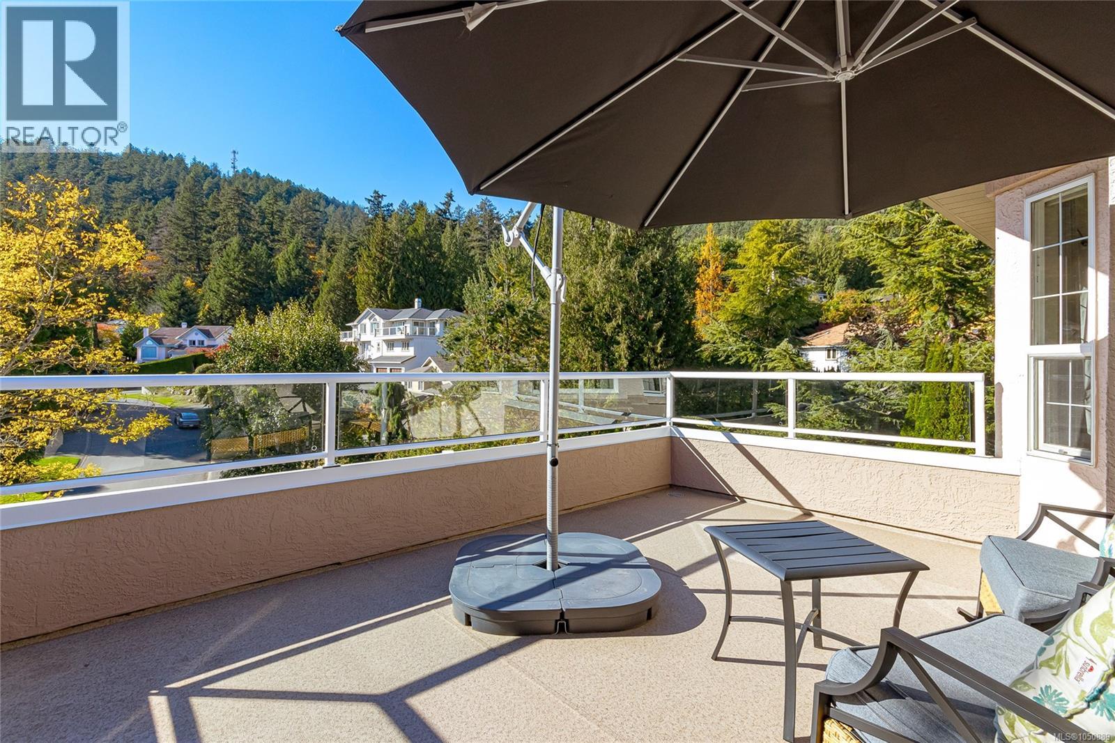 8593 Kingcome Cres