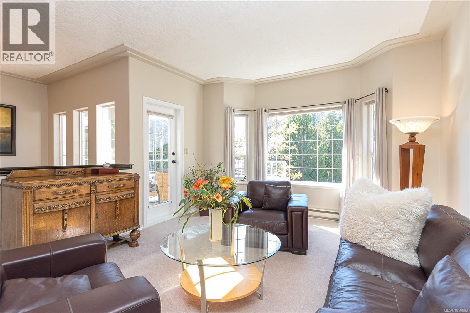 8593 Kingcome Cres