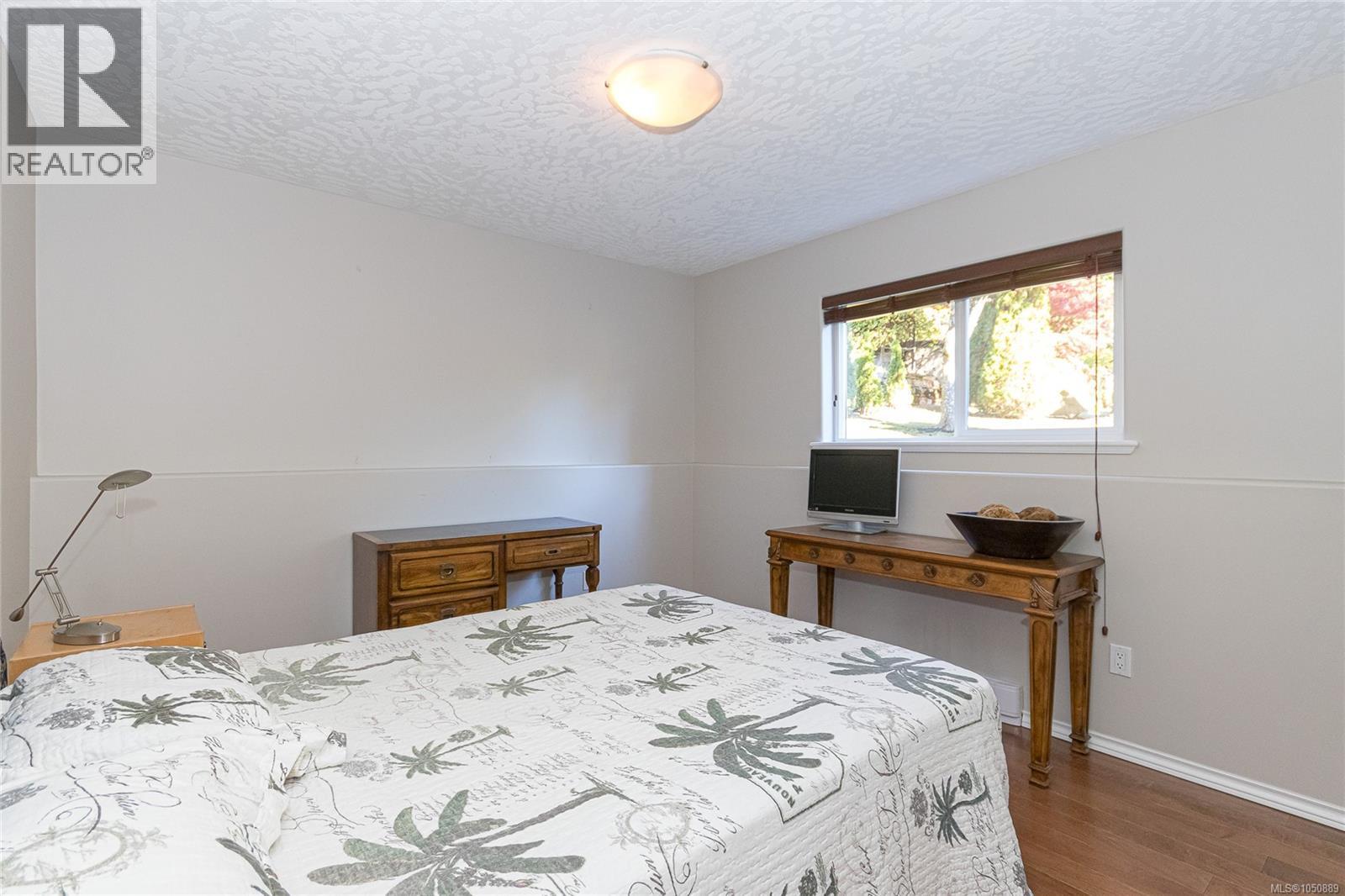 8593 Kingcome Cres