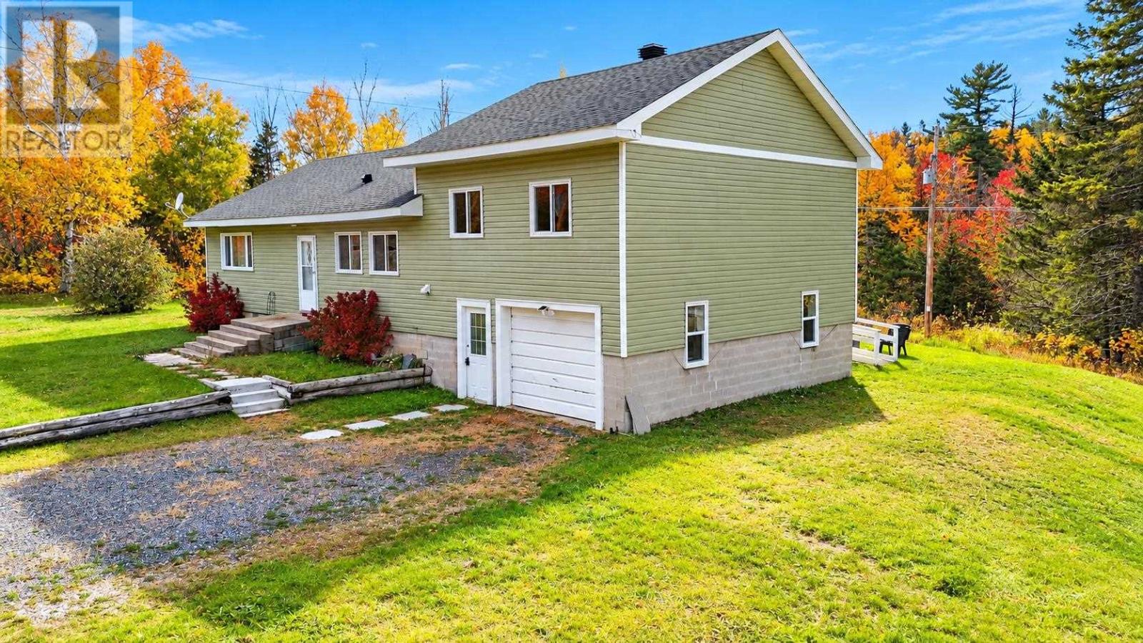 1157 Martin Rd, Spragge, Ontario  P0R 1K0 - Photo 3 - SM262915