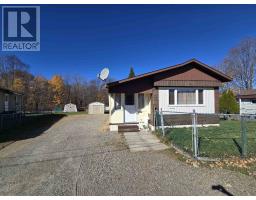 11 Chalmers CRES, Elliot Lake, Ontario