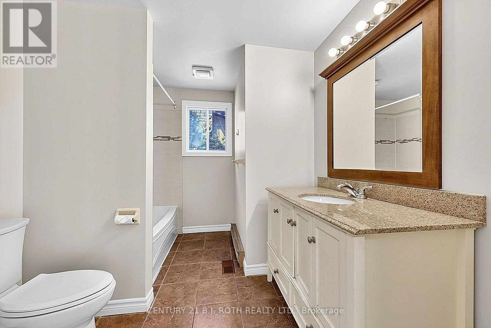 34 Hickling Trail, Barrie, Ontario  L4M 5S4 - Photo 19 - S14103138