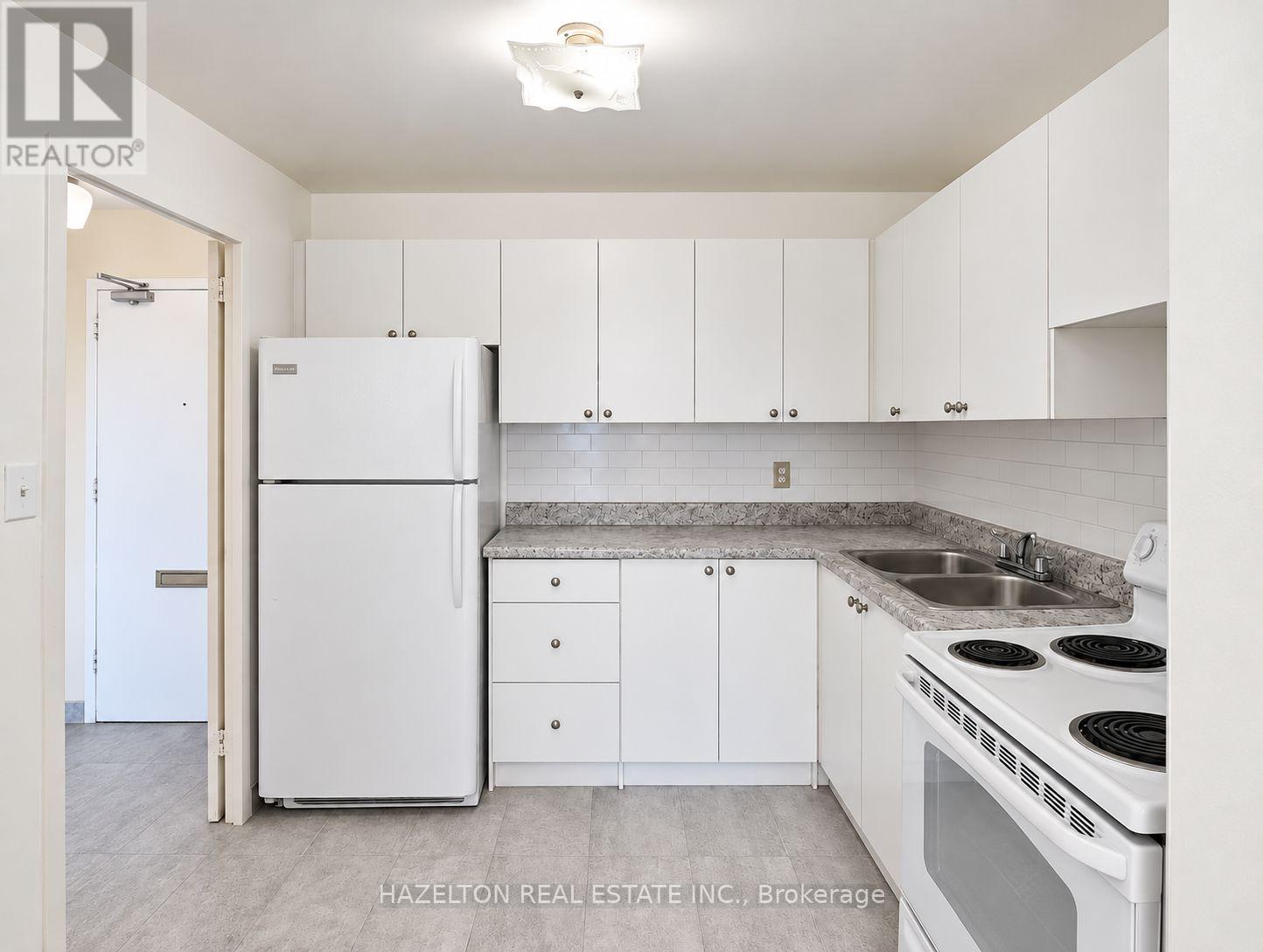 704 - 1665 Bloor Street E, Mississauga, Ontario  L4X 1S4 - Photo 4 - W14102442